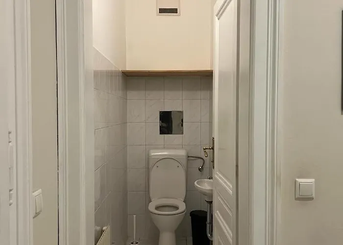 90 M2 Spacious With Free Parking