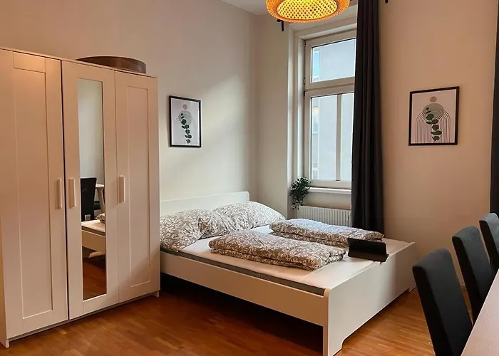 90 M2 Spacious With Free Parking
