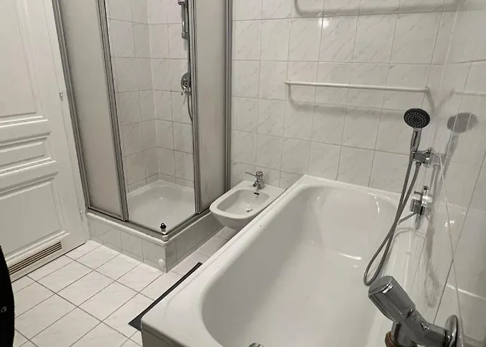 90 M2 Spacious With Free Parking Apartment Vienna