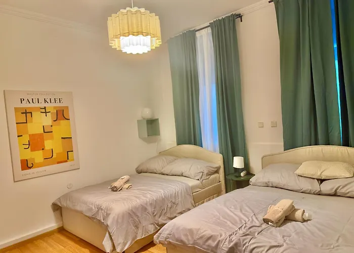 90 M2 Spacious With Free Parking *