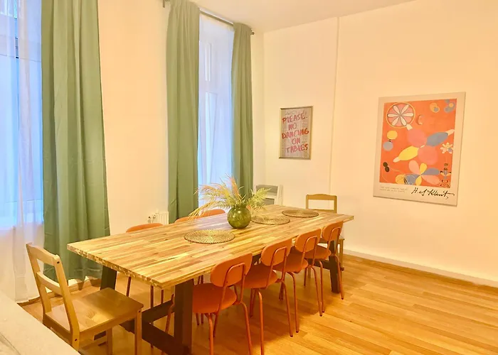 90 M2 Spacious With Free Parking