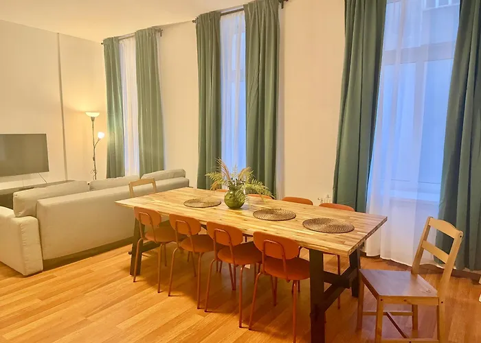 90 M2 Spacious With Free Parking
