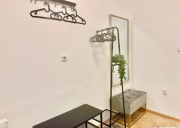 90 M2 Spacious With Free Parking