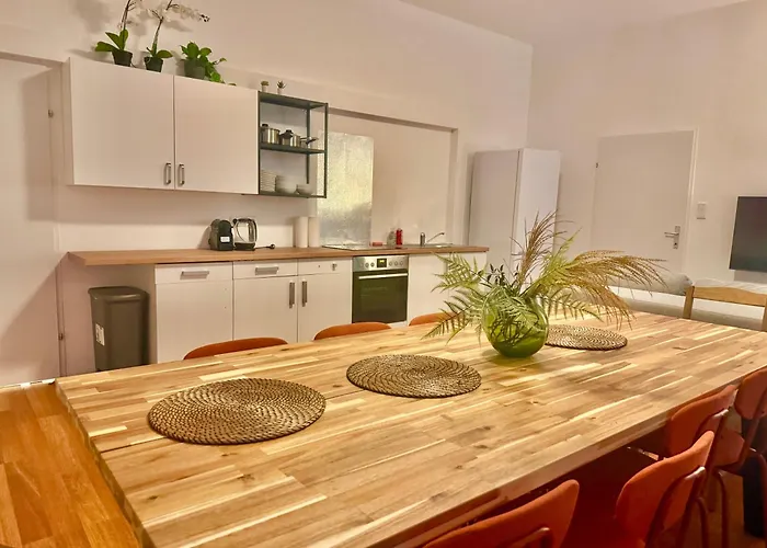 90 M2 Spacious With Free Parking *